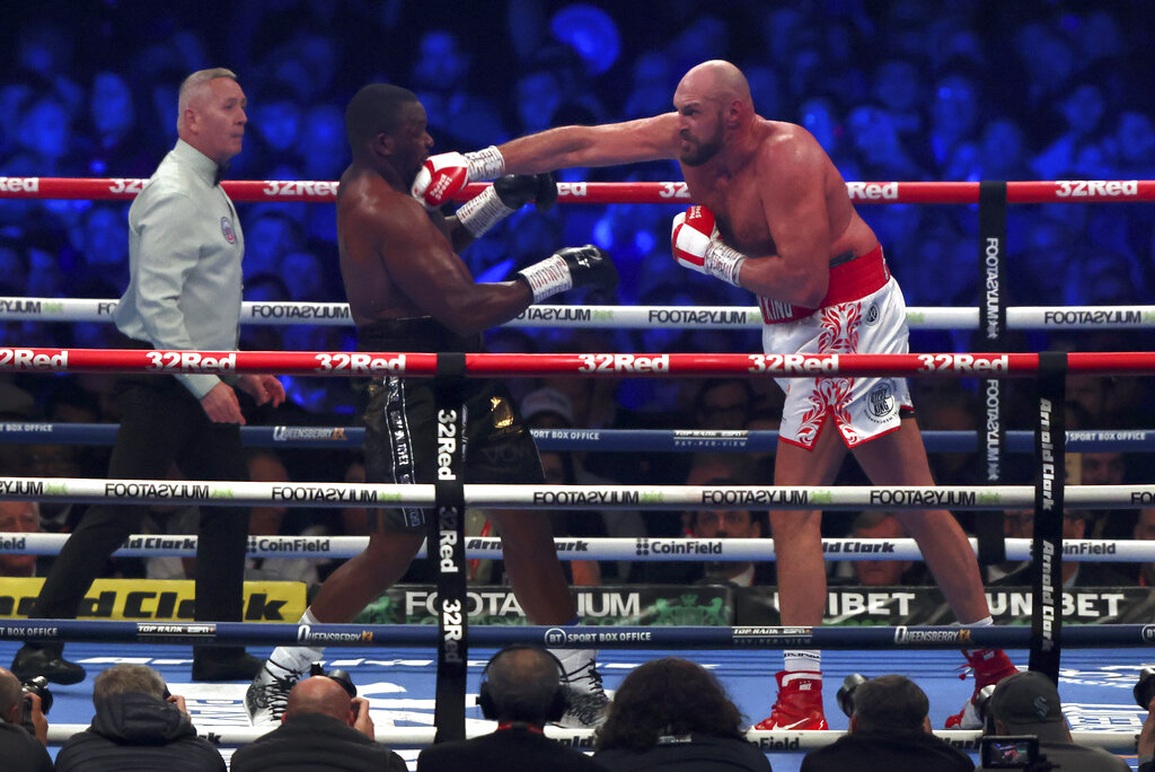 Tyson Fury thắng knock-out Dillian Whyte - 1 Tyson Fury thắng knock-out Dillian Whyte - 1