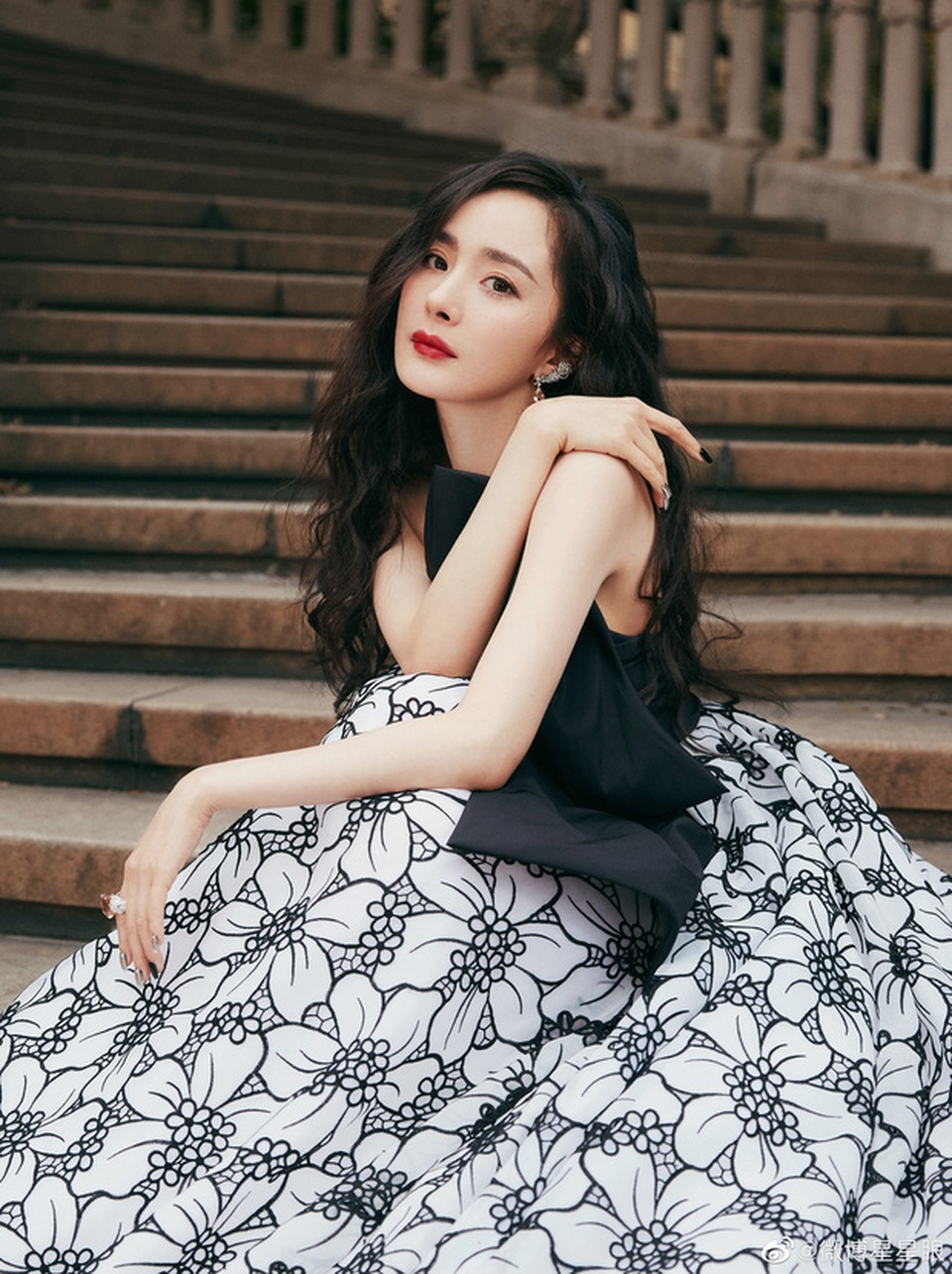 Sở hữu thân hình thanh mảnh, Dương Mịch vẫn có vòng một căng tràn - 15 Sở hữu thân hình thanh mảnh, Dương Mịch vẫn có vòng một căng tràn - 15