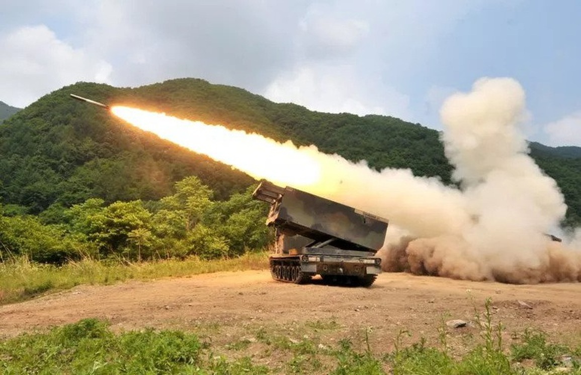 Siêu rocket phương Tây đối đầu dàn hỏa lực chiến thần của Nga ở Donbass - 1 Siêu rocket phương Tây đối đầu dàn hỏa lực chiến thần của Nga ở Donbass - 1