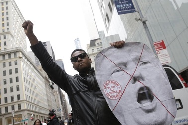 Bùng phát biểu tình phản đối Donald Trump tại New York