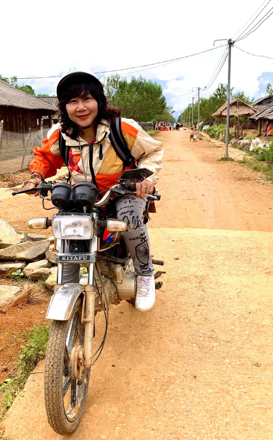 Nữ phượt thủ U60 đặt chân 62 tỉnh thành, leo 26km núi đầy ngoạn mục - 11 Nữ phượt thủ U60 đặt chân 62 tỉnh thành, leo 26km núi đầy ngoạn mục - 11
