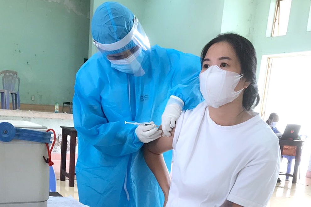 Bình Dương bắt đầu tiêm một triệu liều vắc xin Vero Cell - 6 Bình Dương bắt đầu tiêm một triệu liều vắc xin Vero Cell - 6