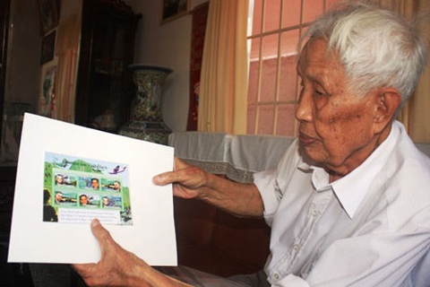 Bác sĩ 92 tuổi và bộ sưu tập tem về chiến thắng Điện Biên Phủ