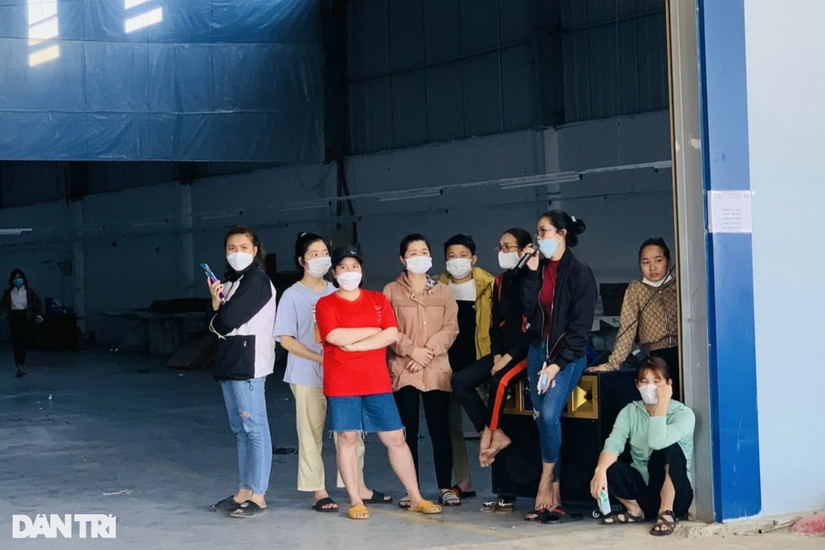 Vụ công nhân vây đòi lương trước Tết: Công ty tuyên bố tạm dừng hoạt động - 1 Vụ công nhân vây đòi lương trước Tết: Công ty tuyên bố tạm dừng hoạt động - 1