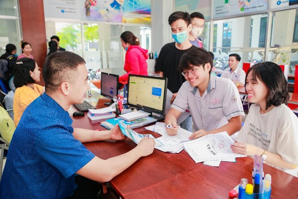 Sốc với so sánh lương cử nhân với cô bán hủ tiếu kiếm 800 ngàn đồng/ngày - 2 Sốc với so sánh lương cử nhân với cô bán hủ tiếu kiếm 800 ngàn đồng/ngày - 2
