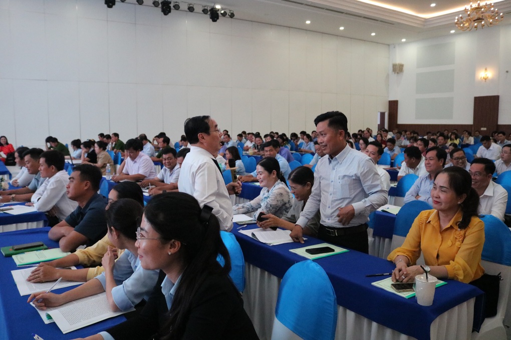 Coordonare strânsă cu presa pentru o comunicare eficientă a politicilor - 2 Phối hợp chặt chẽ với báo chí để truyền thông chính sách đạt hiệu quả cao - 2