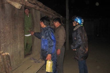 Nửa đêm đi “kéo” học trò đến lớp