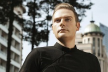 Kyo York hát động viên người dân trong mùa dịch