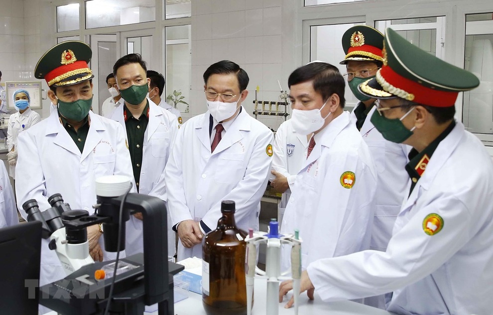 Chủ tịch Quốc hội Vương Đình Huệ thăm, làm việc tại Học viện Quân y - 1 Chủ tịch Quốc hội Vương Đình Huệ thăm, làm việc tại Học viện Quân y - 1