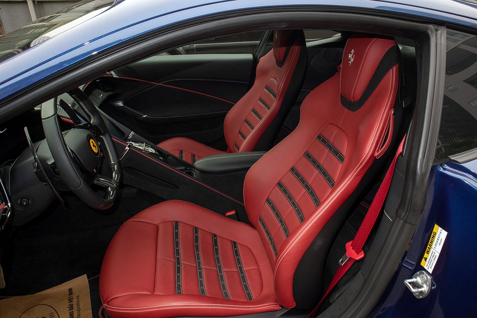 Soi chi tiết Ferrari Roma: Siêu xe 20 tỷ độc nhất châu Á vừa về Việt Nam - 10 Soi chi tiết Ferrari Roma: Siêu xe 20 tỷ độc nhất châu Á vừa về Việt Nam - 10