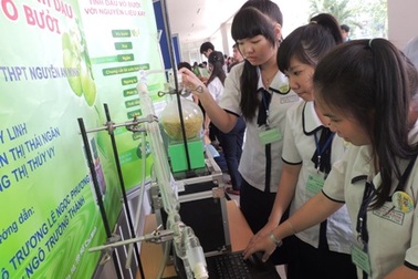 Học trò nghiên cứu khoa học từ đời sống