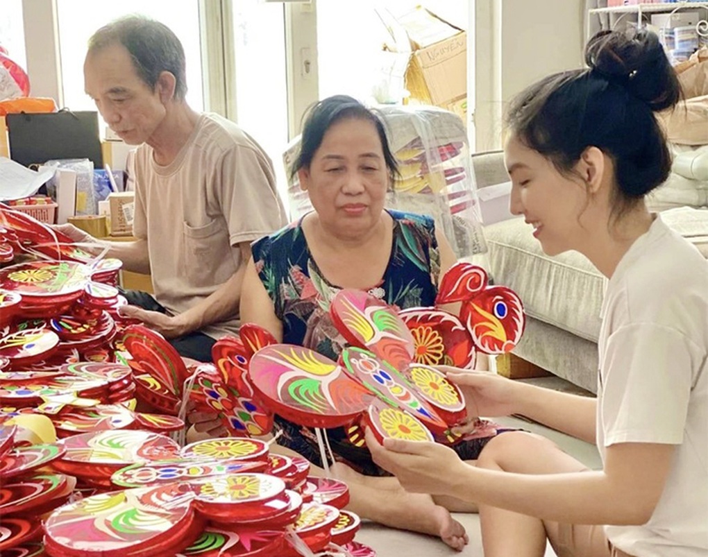 Xóm lồng đèn nhộn nhịp đón mùa trăng - 3 Xóm lồng đèn nhộn nhịp đón mùa trăng - 3