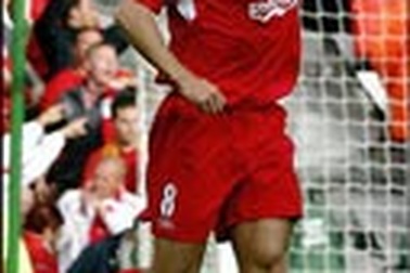 Steven Gerrard: “Cách duy nhất là tiến lên”!