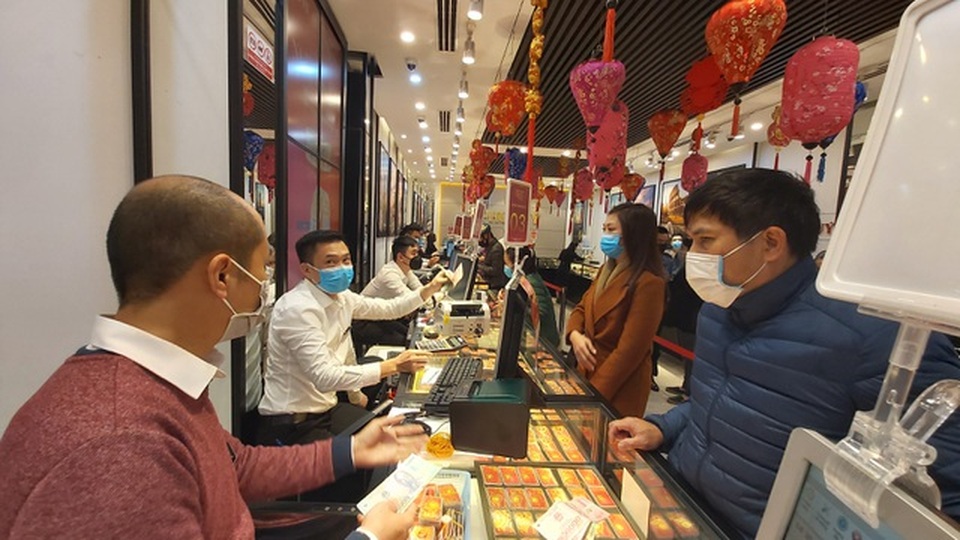 Giá vàng biến động mạnh ngày giáp Tết và những lưu ý mua vàng Vía Thần tài - 1 Giá vàng biến động mạnh ngày giáp Tết và những lưu ý mua vàng Vía Thần tài - 1