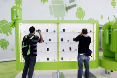 Google thừa nhận gần 100% điện thoại Android “hớ hênh”