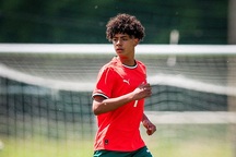 Con trai C.Ronaldo gây sốt khi mặc áo số 7, ra mắt đội U15 Bồ Đào Nha