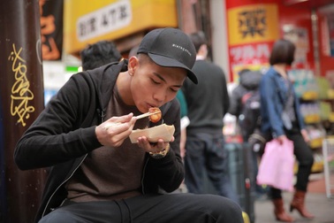 Big Daddy cùng "cuộc đua ẩm thực kỳ thú" tại phố Dotonbori