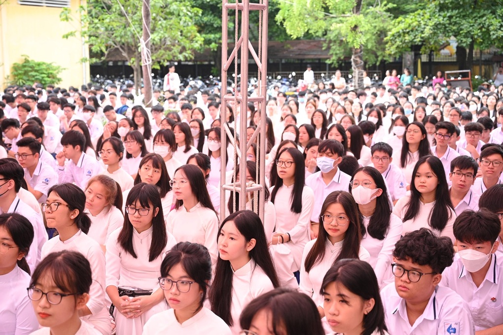 Không khí khai giảng năm học 2023-2024 tại Trường THPT Nhân Chính, Hà Nội - 5 Không khí khai giảng năm học 2023-2024 tại Trường THPT Nhân Chính, Hà Nội - 5