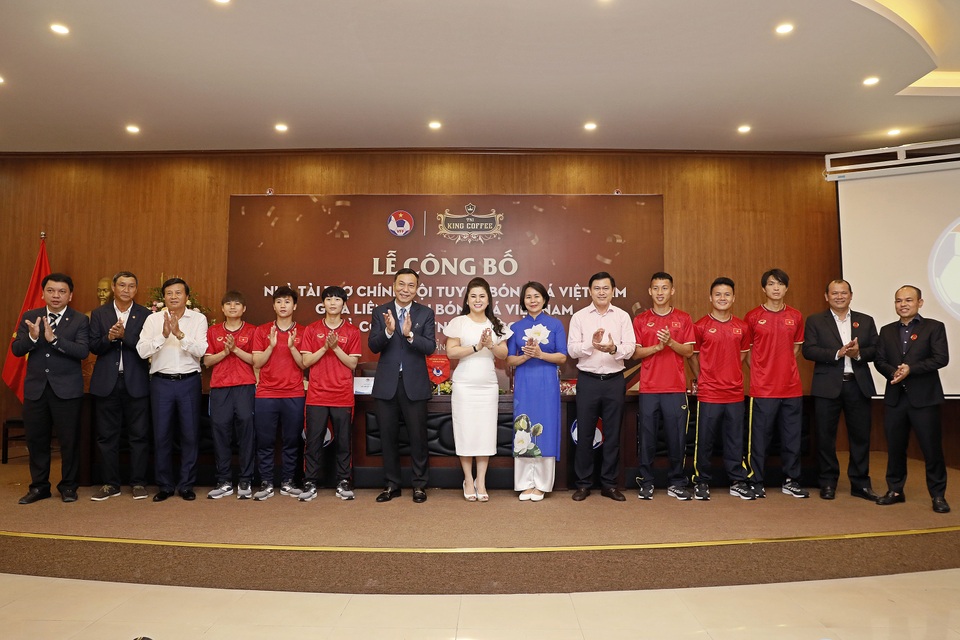 Nhận thêm gói tài trợ khủng, tuyển Việt Nam mơ World Cup - 3 Nhận thêm gói tài trợ khủng, tuyển Việt Nam mơ World Cup - 3