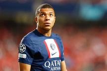 PSG đối xử phũ phàng với Kylian Mbappe không khác gì "kẻ bỏ đi"