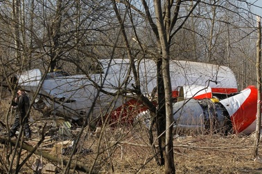 Nga cho Ba Lan điều tra mảnh vỡ máy bay rơi làm cựu Tổng thống tử nạn
