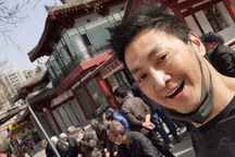 "Triển Chiêu" Hà Gia Kính trẻ trung đáng kinh ngạc ở tuổi 63