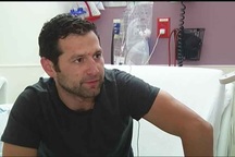 Người đàn ông xui xẻo ngồi trong nhà cũng bị sét đánh