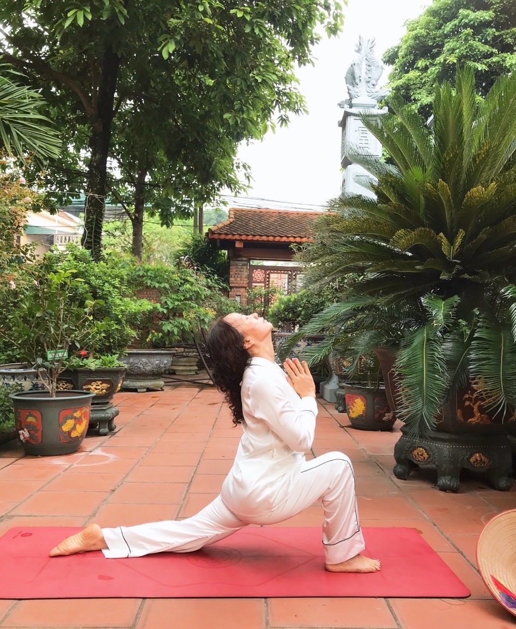 Người phụ nữ U60 cải thiện sức khỏe nhờ yoga, truyền cảm hứng tích cực đến cộng đồng - 3 Người phụ nữ U60 cải thiện sức khỏe nhờ yoga, truyền cảm hứng tích cực đến cộng đồng - 3