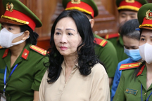 Bị cáo Trương Mỹ Lan sốc khi nghe đề nghị mức án tử hình