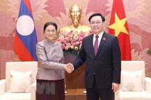 Chủ tịch Quốc hội: Tăng cường hơn nữa quan hệ Việt Nam - Lào
