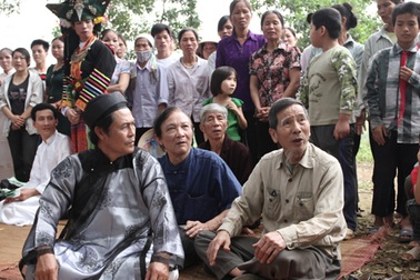 “Ông Phần nông thôn” trở lại với “Làng ma”