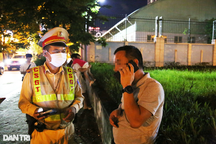 Hà Nội: CSGT hóa trang gần quán nhậu, xử lý "ma men" lái ô tô