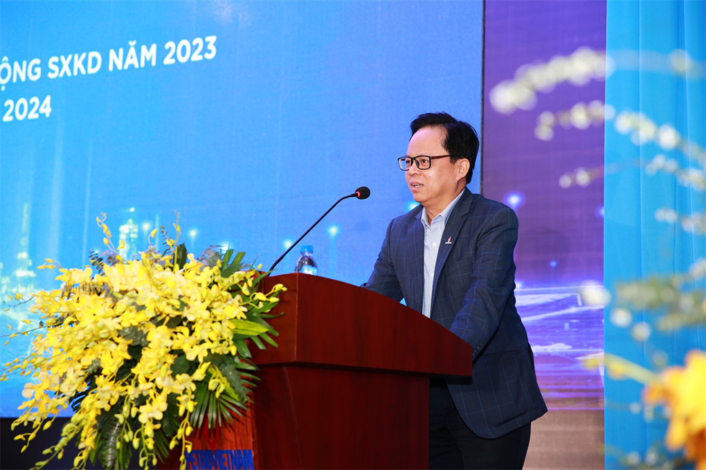 Tổng giám đốc Petrovietnam: BSR là đơn vị sản xuất kinh doanh toàn diện nhất tập đoàn - 2 Tổng giám đốc Petrovietnam: BSR là đơn vị sản xuất kinh doanh toàn diện nhất tập đoàn - 2