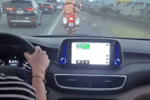 Đại úy CSGT chia sẻ về clip "dẫn đường cho đôi vợ chồng đưa con đi cấp cứu"