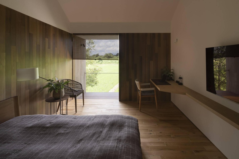 Ngôi nhà cấp 4 độc đáo: Mặt tiền giấu kín, phía sau mở tràn ra ruộng lúa - 7