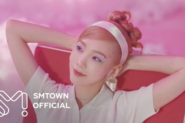 Tae Yeon xinh đẹp trong MV "Weekend"