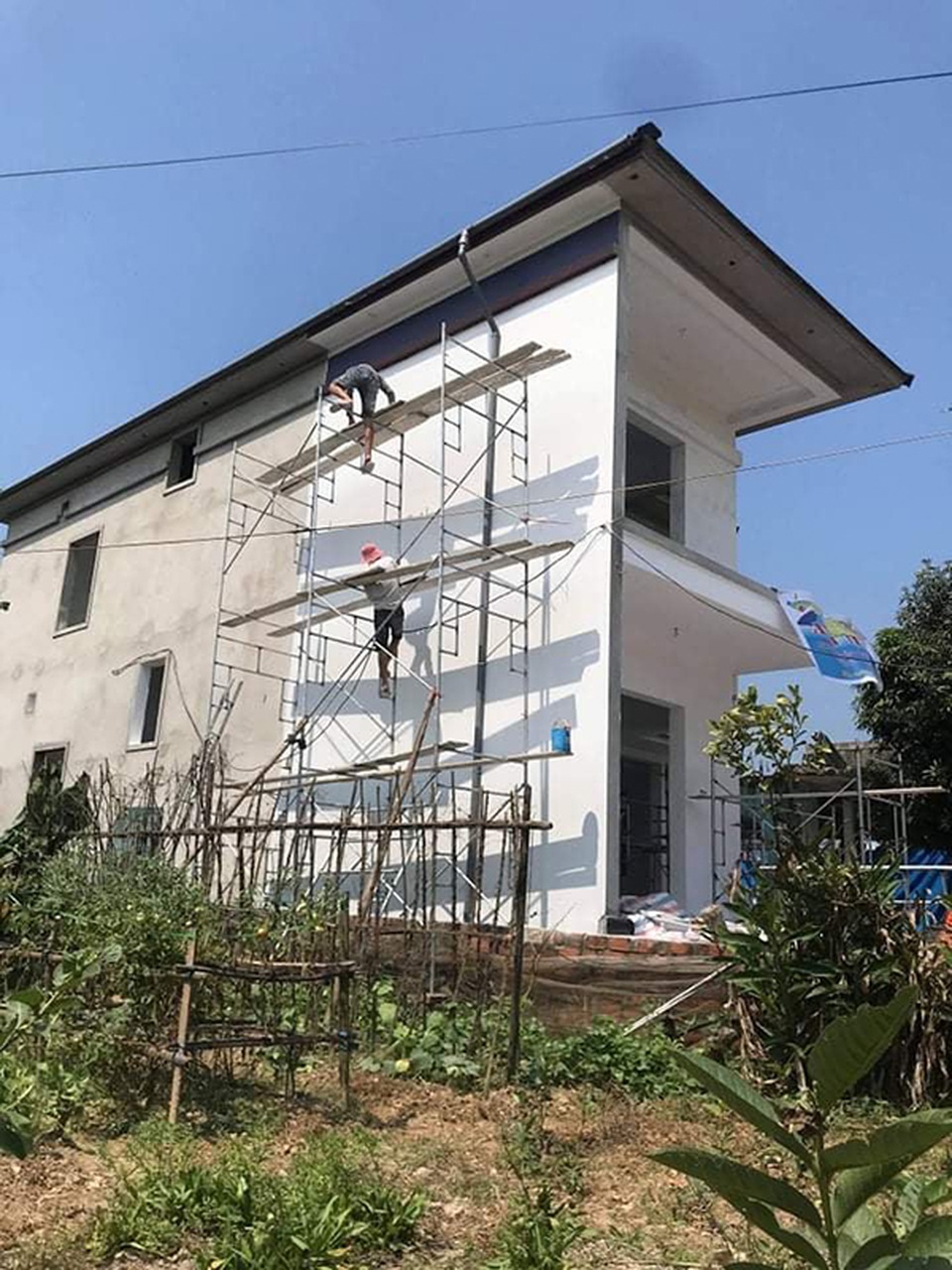 Giọt mồ hôi của người thợ nề giữa nắng hè miền Trung - 3 Giọt mồ hôi của người thợ nề giữa nắng hè miền Trung - 3