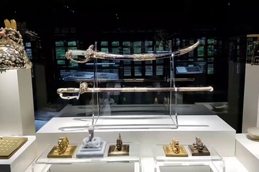 Chiêm ngưỡng bảo vật hoàng cung triều Nguyễn tại Huế