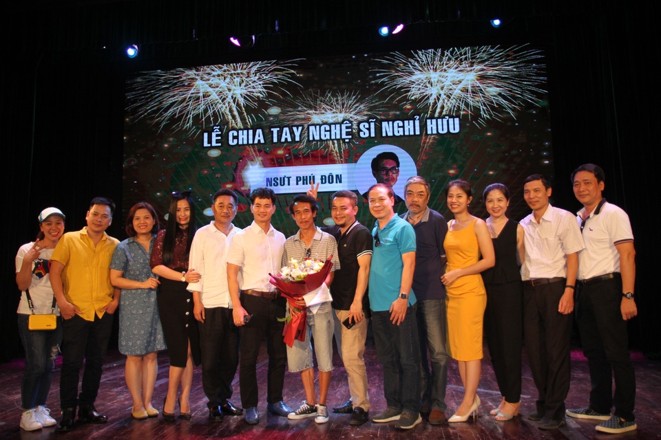 NSƯT Phú Đôn bùi ngùi chia tay sân khấu kịch sau hơn 40 năm gắn bó - 3