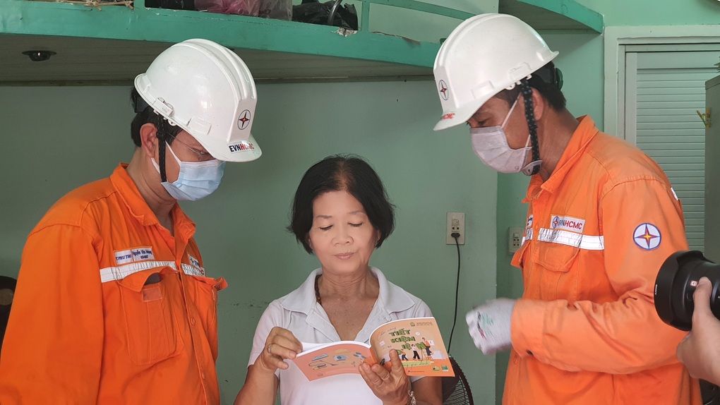 TPHCM nỗ lực tiết kiệm điện - 2 TPHCM nỗ lực tiết kiệm điện - 2
