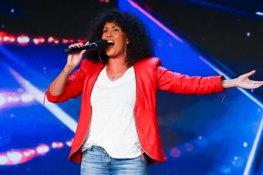 Ấn tượng với giọng ca bản lĩnh hát lại bản hit của Whitney Houston