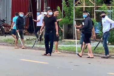 Truy bắt nhóm người đi ô tô rượt chém nhau kinh hoàng