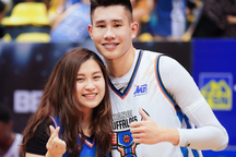 Chuyện tình lãng mạn của "hot boy" bóng rổ 1m86 ở Hà Nội và fan nữ xinh đẹp