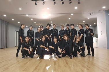 Nhóm nhảy Việt cover "On" của BTS hút triệu view, fan quốc tế khen nức nở