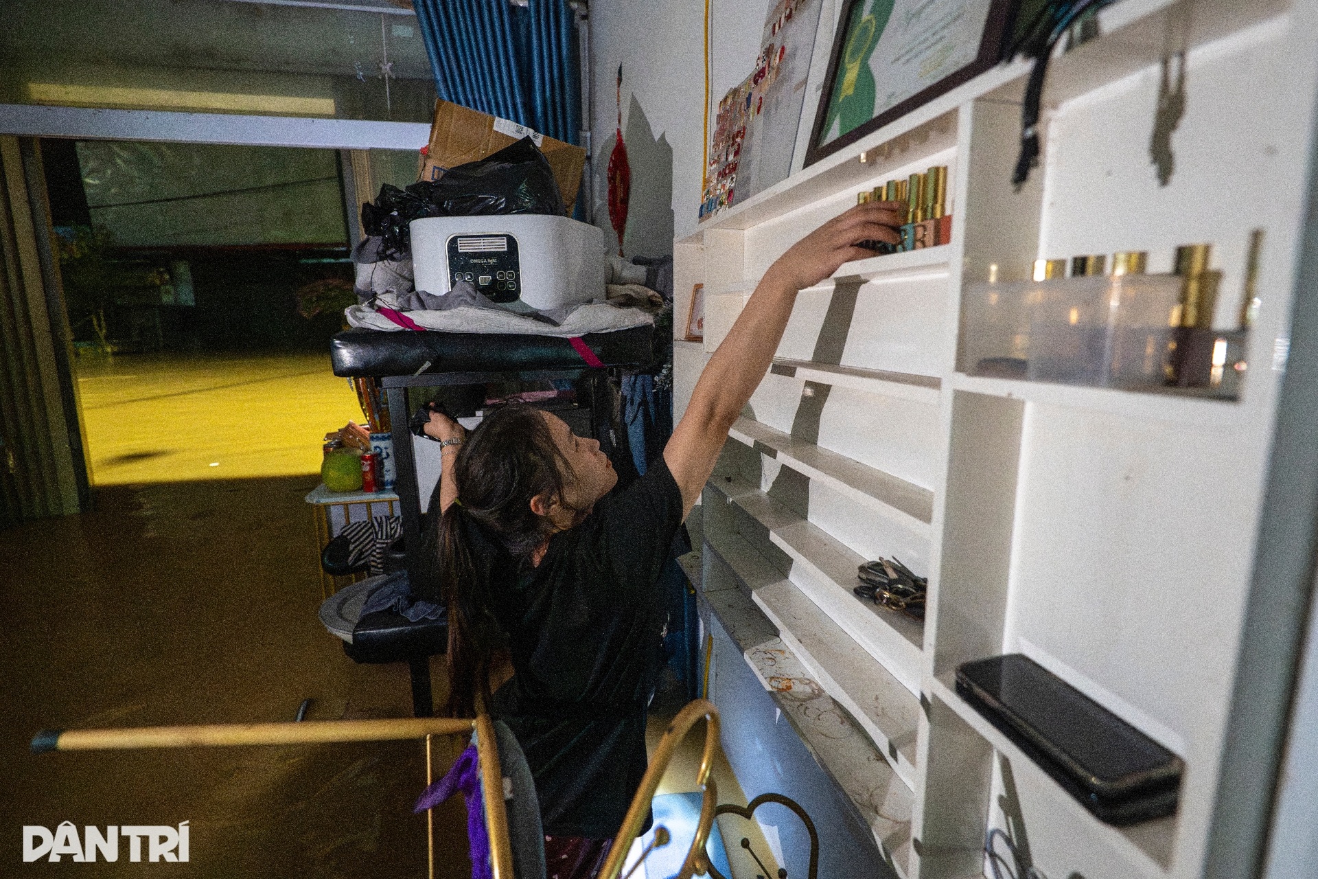 Bỏ ti vi, tủ lạnh... người dân Bắc Ninh trắng đêm chạy lũ lịch sử - 8 Bỏ ti vi, tủ lạnh... người dân Bắc Ninh trắng đêm chạy lũ lịch sử - 8