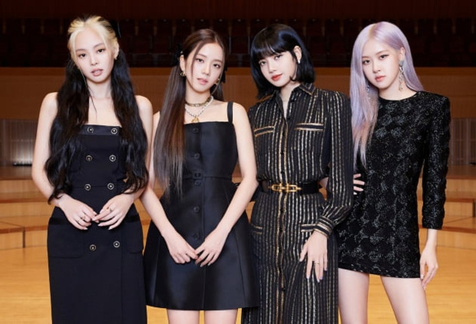 Blackpink trở lại và lập loạt kỷ lục với MV mới ra mắt - 3 Blackpink trở lại và lập loạt kỷ lục với MV mới ra mắt - 3