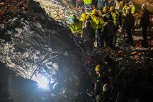 Động đất ở Thổ Nhĩ Kỳ: Tiếng cầu cứu vẫn vọng lên từ đống đổ nát