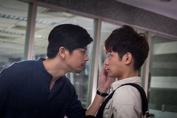 Vợ mất 3 năm, tôi thú nhận có tình cảm với đàn ông khiến gia đình nổi sóng