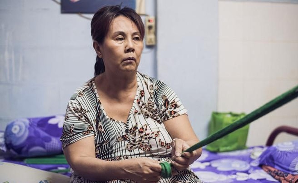 Nhạc sĩ Nguyễn Văn Chung quyên góp giúp đỡ Hoàng Lan bị hoại tử cột sống - 2 Nhạc sĩ Nguyễn Văn Chung quyên góp giúp đỡ Hoàng Lan bị hoại tử cột sống - 2