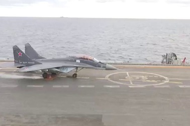 Tiêm kích Nga rời tàu sân bay trở về căn cứ